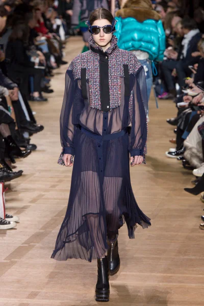 Look 32